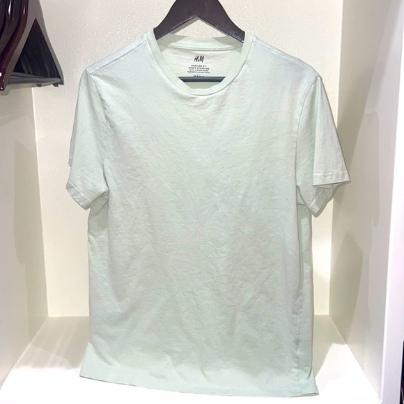 H&M Other - H&M regular fit men’s Seafoam Green T-shirt size Medium M